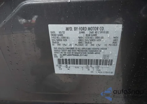 2022 Lincoln Nautilus Reserve z USA, uszkodzony, nr VIN 2LMPJ8KP8NBL01142